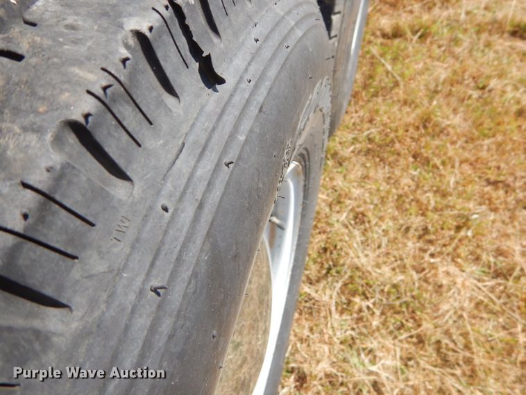 image for item FC9758 2003 Sundowner Sunlite livestock trailer