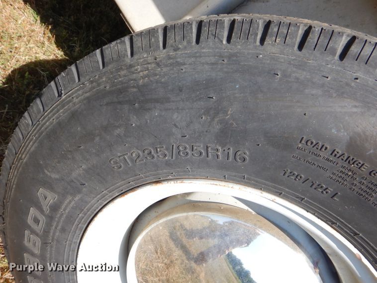 image for item FC9758 2003 Sundowner Sunlite livestock trailer