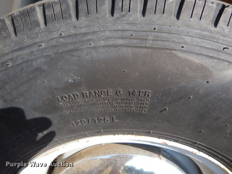 image for item FC9758 2003 Sundowner Sunlite livestock trailer