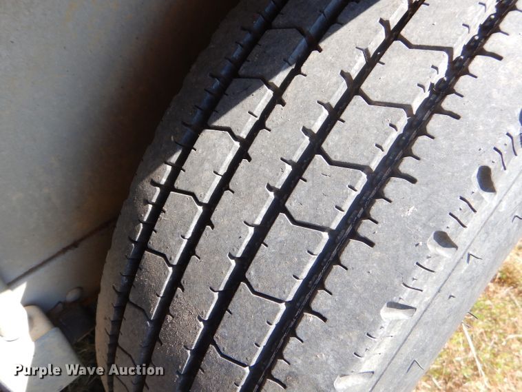 image for item FC9758 2003 Sundowner Sunlite livestock trailer