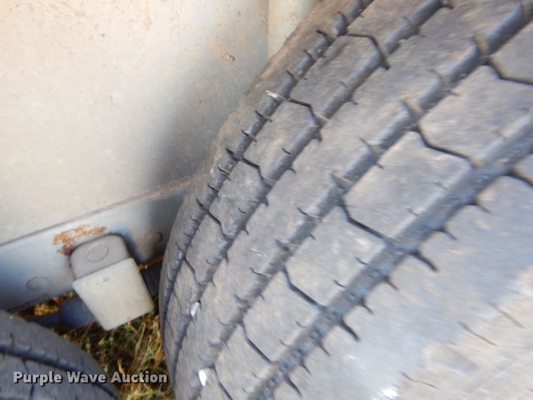 image for item FC9758 2003 Sundowner Sunlite livestock trailer