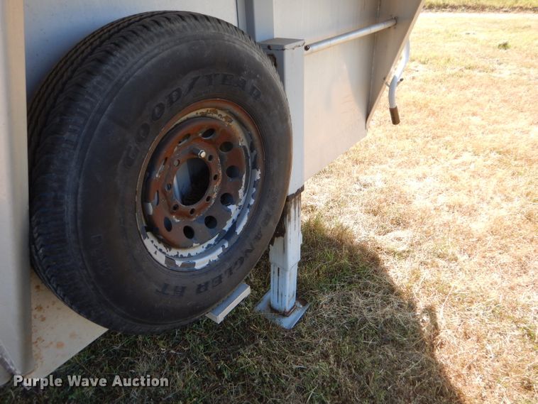 image for item FC9758 2003 Sundowner Sunlite livestock trailer