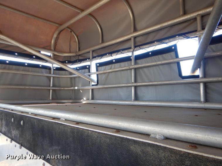 image for item FC9758 2003 Sundowner Sunlite livestock trailer