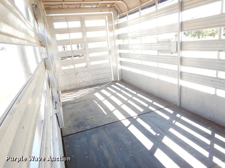 image for item FC9758 2003 Sundowner Sunlite livestock trailer