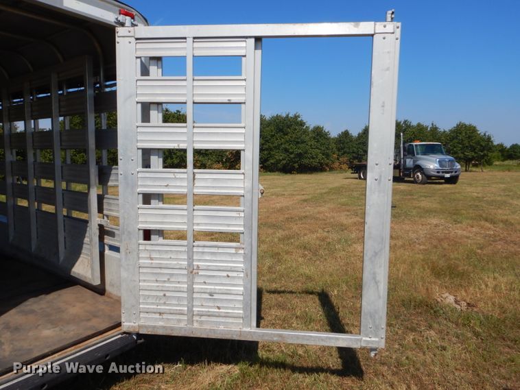 image for item FC9758 2003 Sundowner Sunlite livestock trailer