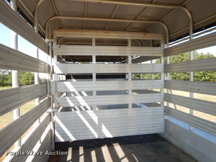 image for item FC9758 2003 Sundowner Sunlite livestock trailer