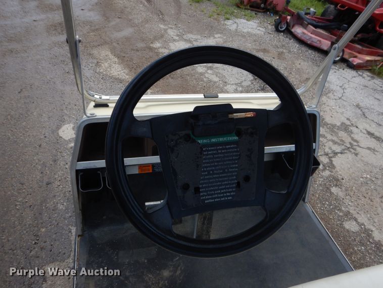 image for item FC9806 1992 Club Car DS golf cart