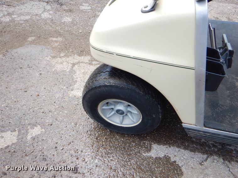 image for item FC9806 1992 Club Car DS golf cart