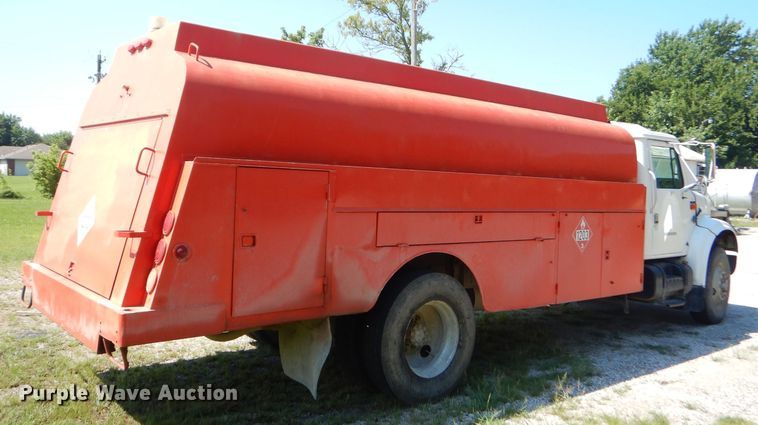 image for item FC9812 1992 International 4900 fuel truck