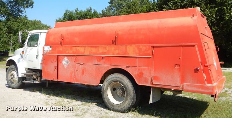 image for item FC9812 1992 International 4900 fuel truck