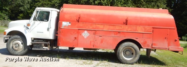 image for item FC9812 1992 International 4900 fuel truck