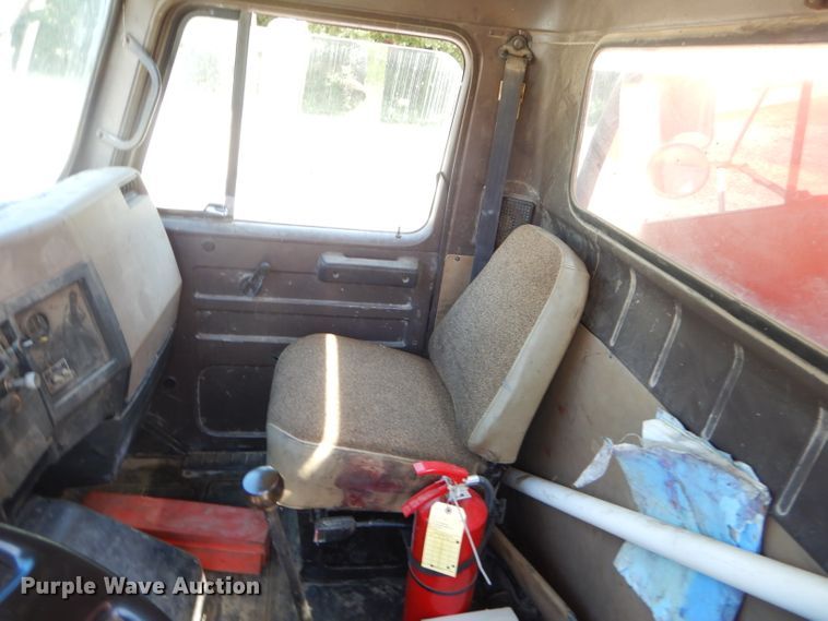 image for item FC9812 1992 International 4900 fuel truck