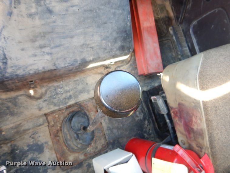 image for item FC9812 1992 International 4900 fuel truck