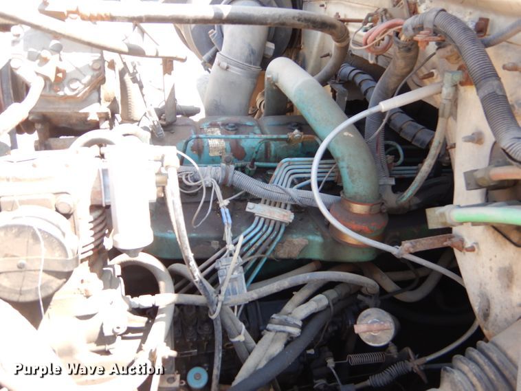 image for item FC9812 1992 International 4900 fuel truck