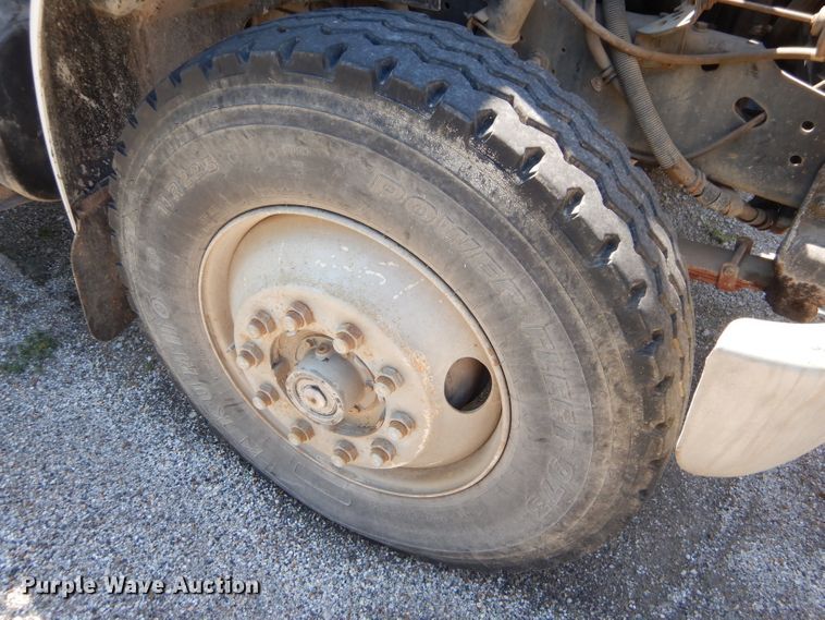 image for item FC9812 1992 International 4900 fuel truck