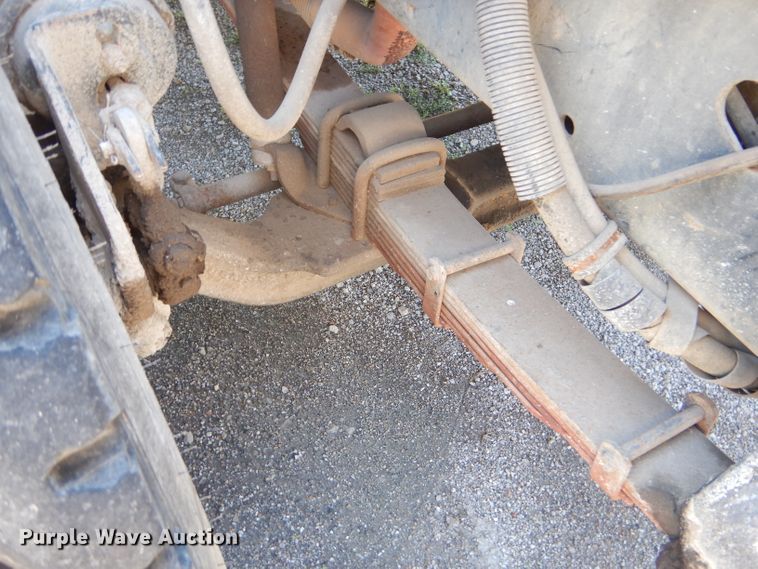 image for item FC9812 1992 International 4900 fuel truck