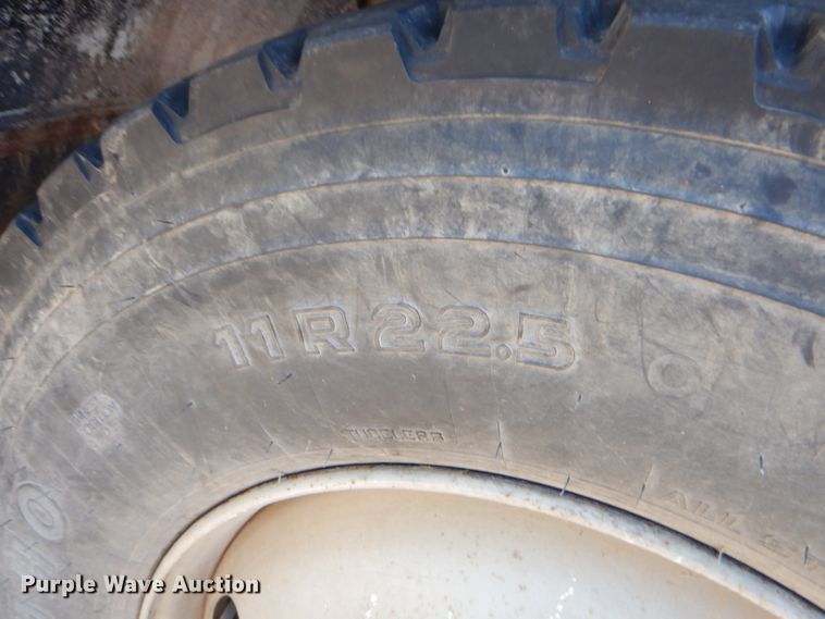 image for item FC9812 1992 International 4900 fuel truck