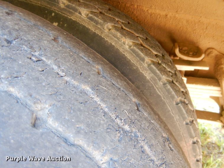 image for item FC9812 1992 International 4900 fuel truck