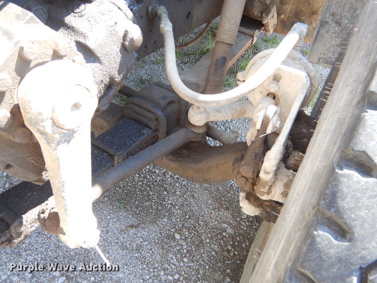 image for item FC9812 1992 International 4900 fuel truck