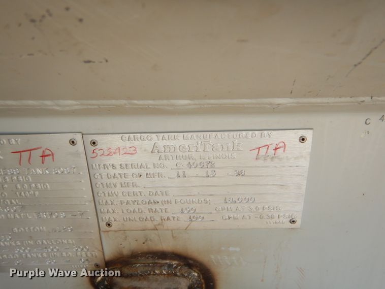 image for item FC9812 1992 International 4900 fuel truck