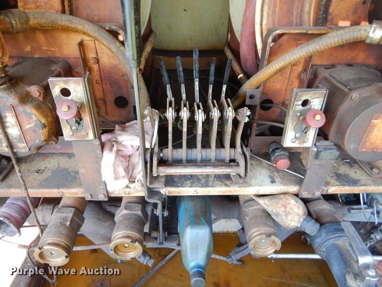 image for item FC9812 1992 International 4900 fuel truck