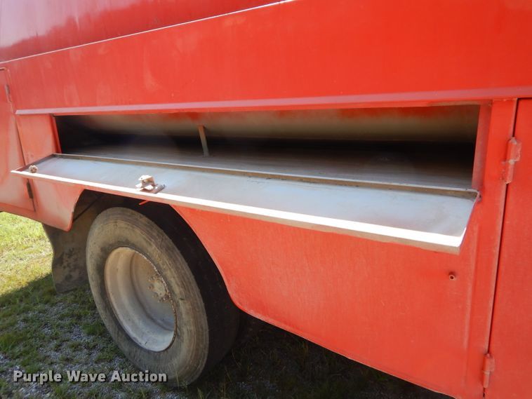 image for item FC9812 1992 International 4900 fuel truck