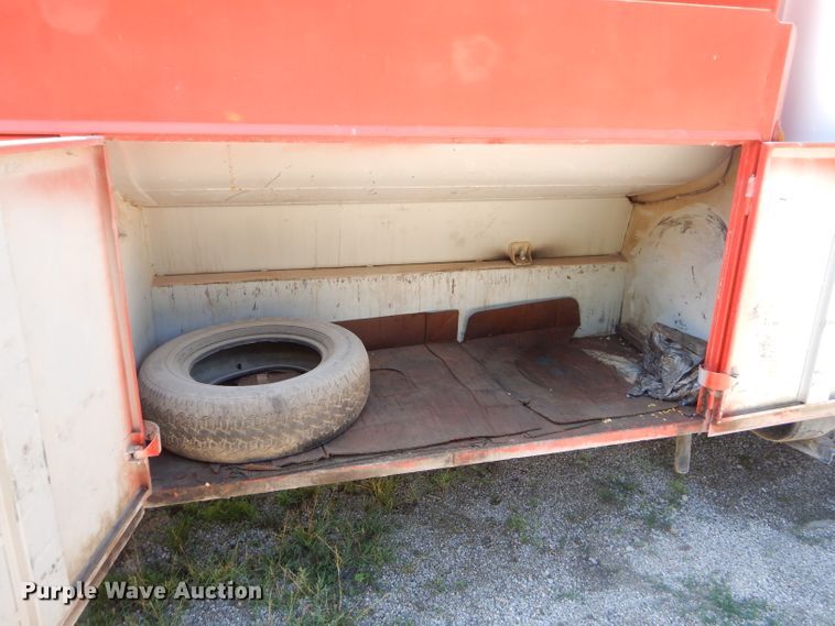 image for item FC9812 1992 International 4900 fuel truck