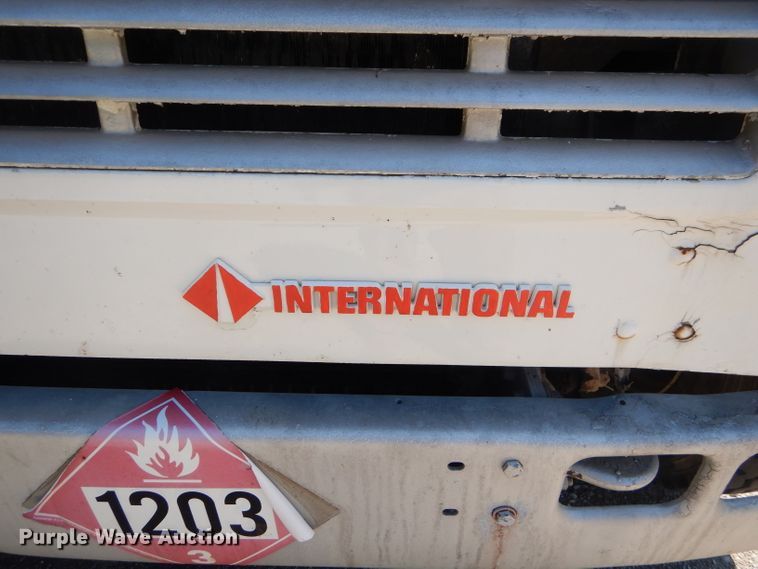 image for item FC9812 1992 International 4900 fuel truck