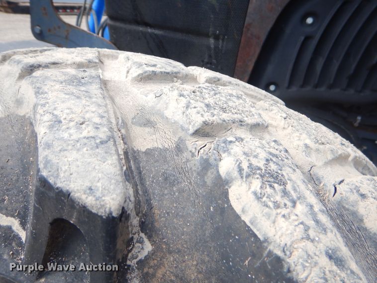 image for item FC9820 New Holland TN70 tractor