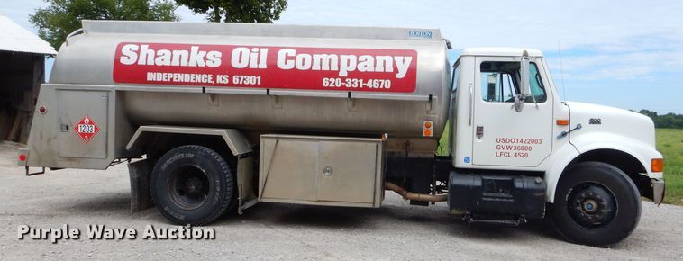 image for item FC9834 1999 International 4900 fuel truck