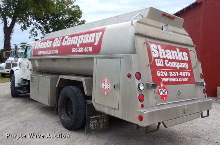 image for item FC9834 1999 International 4900 fuel truck