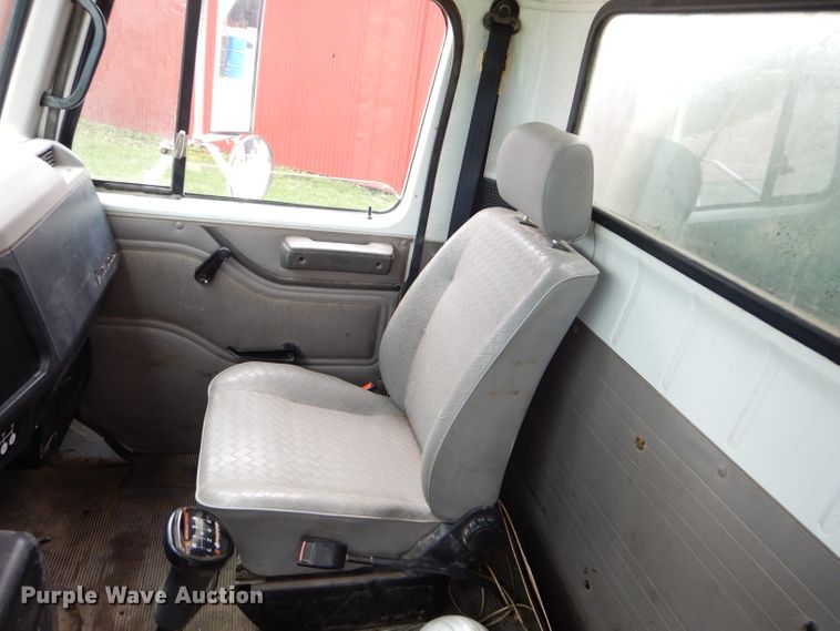 image for item FC9834 1999 International 4900 fuel truck