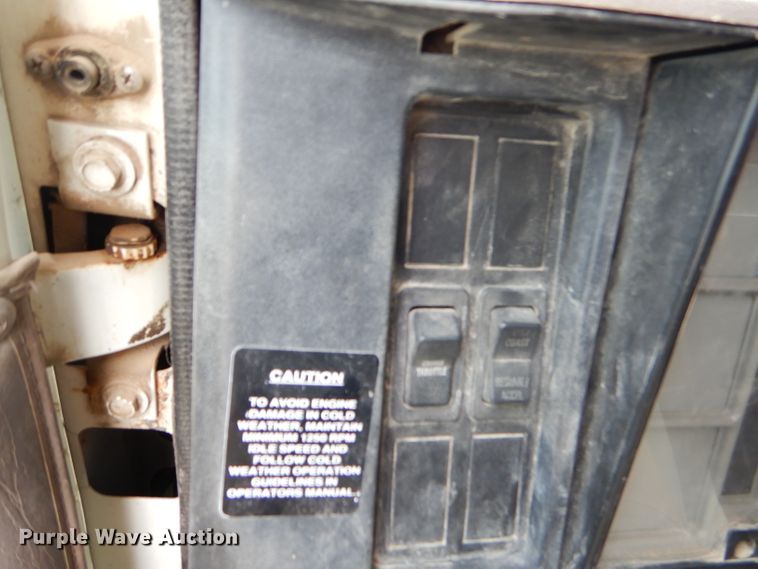 image for item FC9834 1999 International 4900 fuel truck