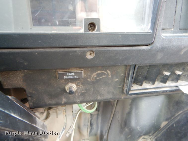 image for item FC9834 1999 International 4900 fuel truck