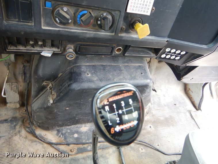 image for item FC9834 1999 International 4900 fuel truck