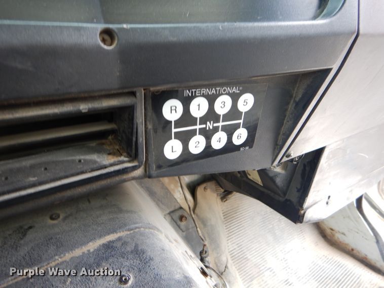 image for item FC9834 1999 International 4900 fuel truck