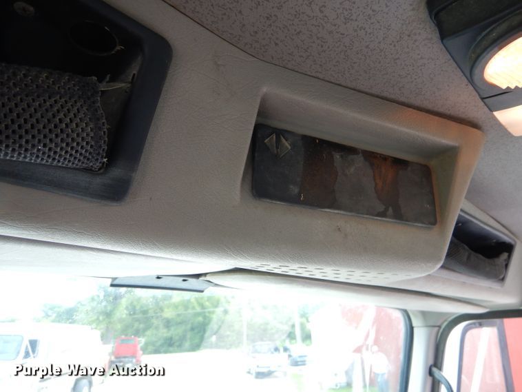 image for item FC9834 1999 International 4900 fuel truck