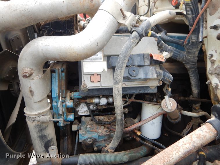 image for item FC9834 1999 International 4900 fuel truck