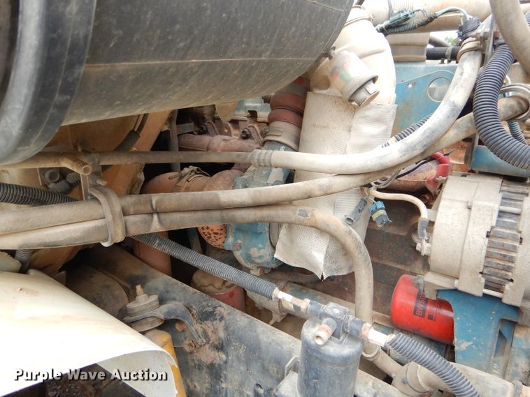 image for item FC9834 1999 International 4900 fuel truck