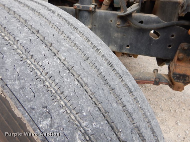 image for item FC9834 1999 International 4900 fuel truck