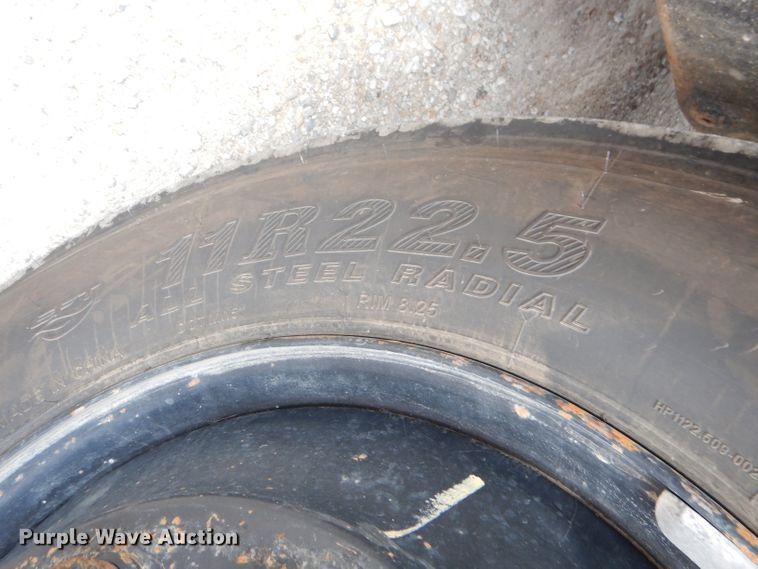 image for item FC9834 1999 International 4900 fuel truck