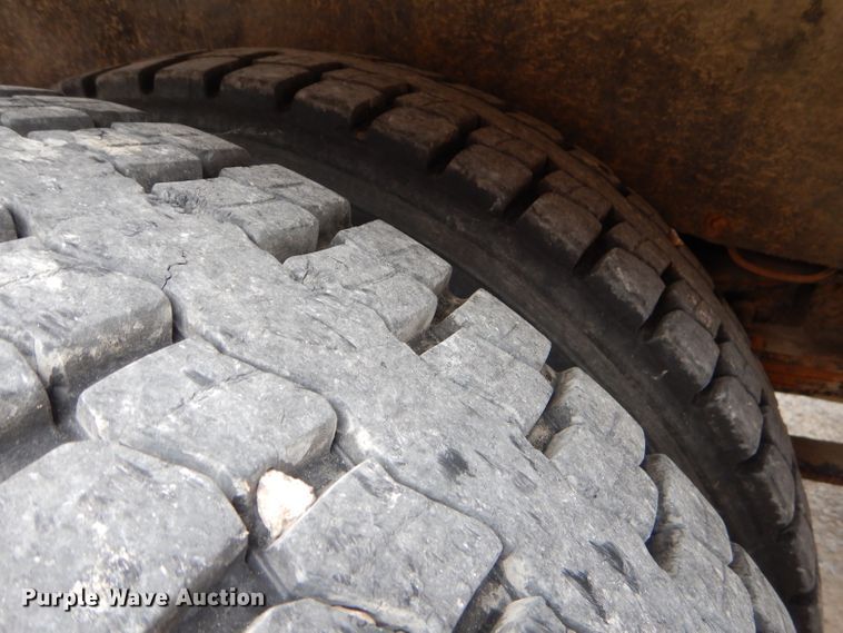 image for item FC9834 1999 International 4900 fuel truck