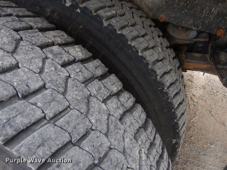 image for item FC9834 1999 International 4900 fuel truck