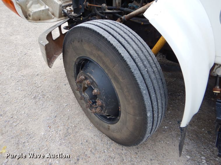 image for item FC9834 1999 International 4900 fuel truck