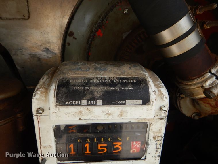 image for item FC9834 1999 International 4900 fuel truck