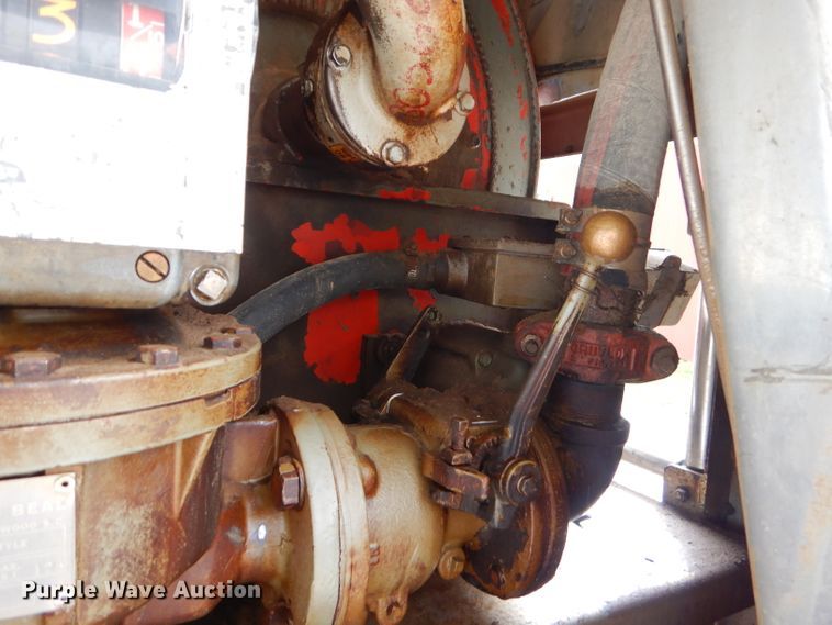 image for item FC9834 1999 International 4900 fuel truck