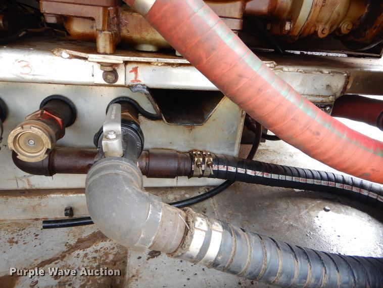 image for item FC9834 1999 International 4900 fuel truck