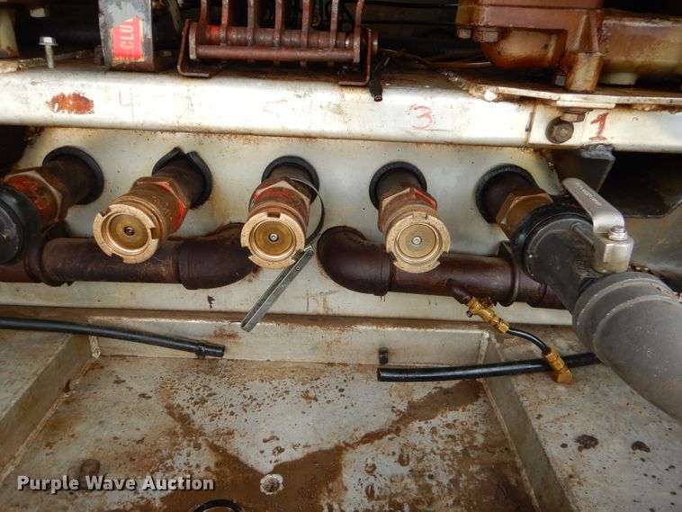 image for item FC9834 1999 International 4900 fuel truck