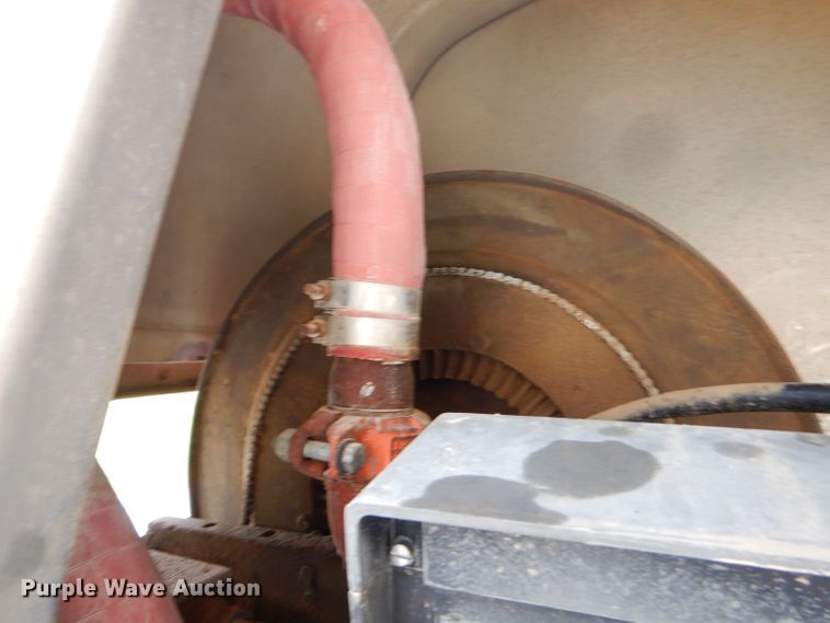 image for item FC9834 1999 International 4900 fuel truck