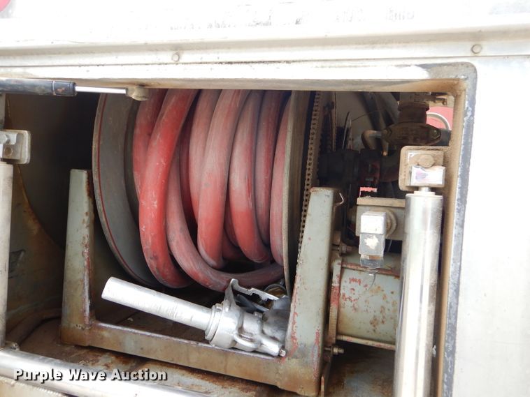 image for item FC9834 1999 International 4900 fuel truck